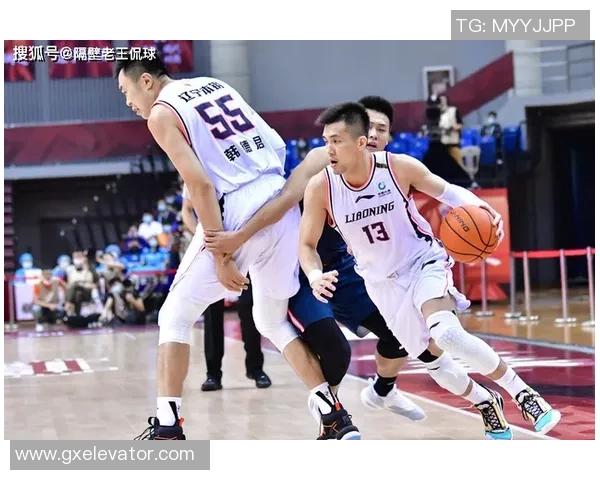 深圳篮球队与杭州篮球队赛后复盘分析两队状态及表现对比